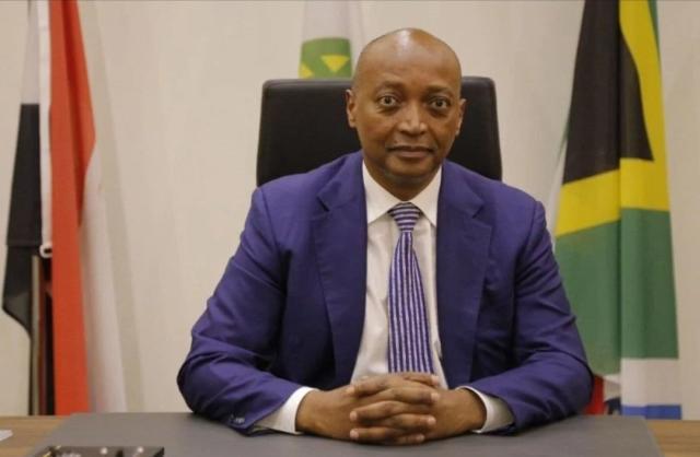 1637061678627056539.jpg 88.jpg